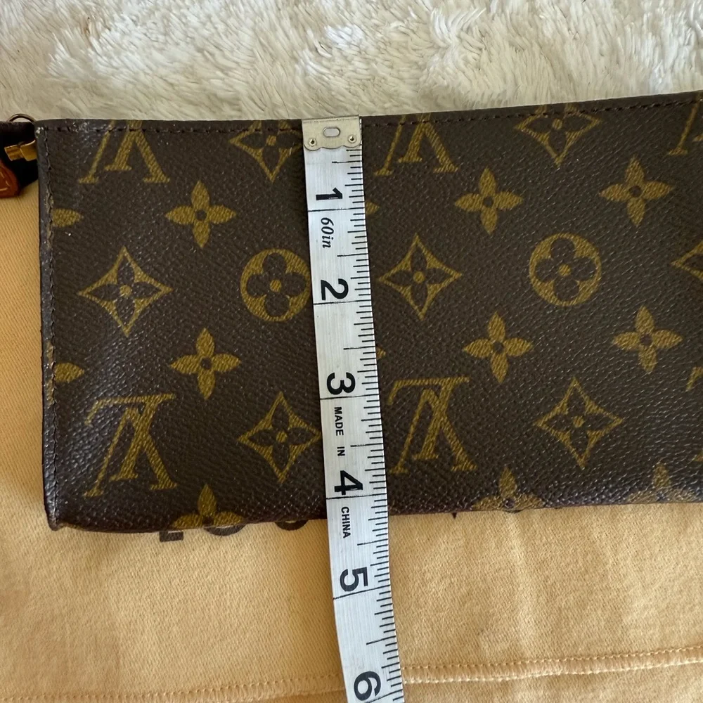 Louis Vuitton Monogram Bucket GM Pouch, COA - Picture 12 of 13